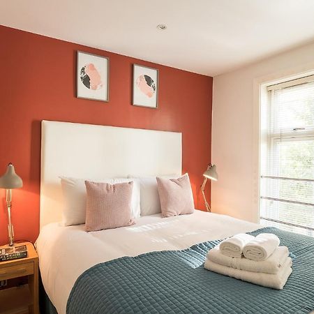 Fitzrovia - Charlotte Street By Viridian Apartments Лондон Екстер'єр фото